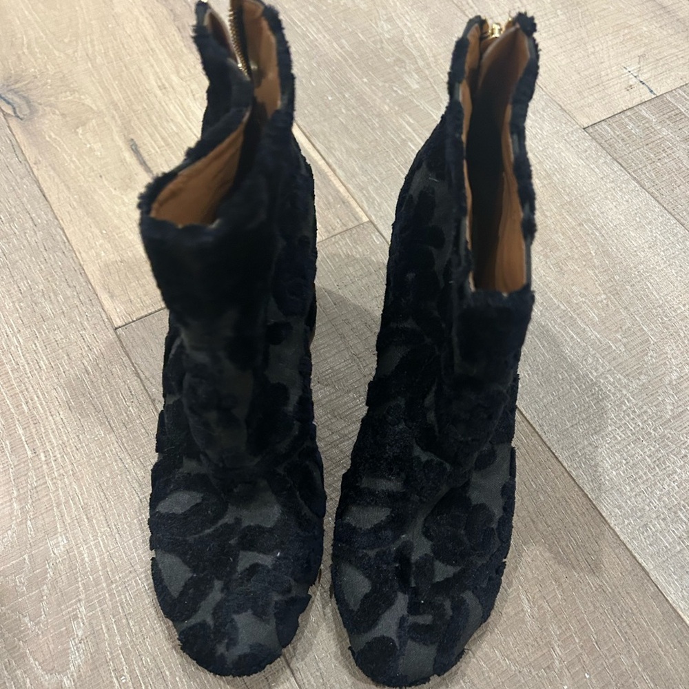 Stella McCartney Black Textured Heeled Boots